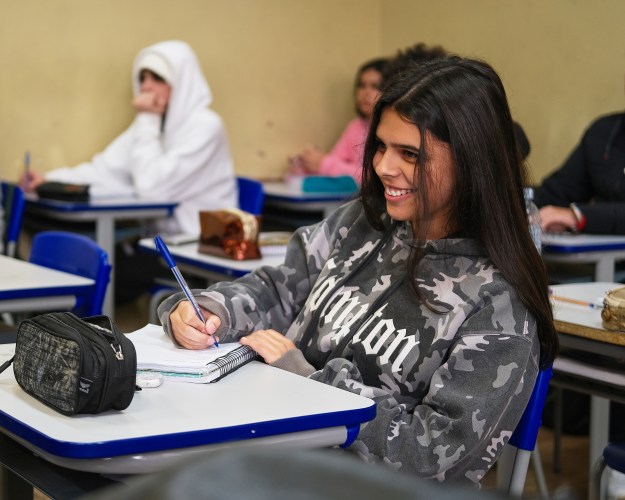 Imagem notícia "Tecnologia e novos conteúdos tornam aulas da rede estadual mais interativas".
