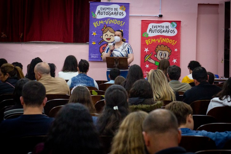 Estudantes escreveram contos fantásticos utilizando a plataforma Redação Paraná.