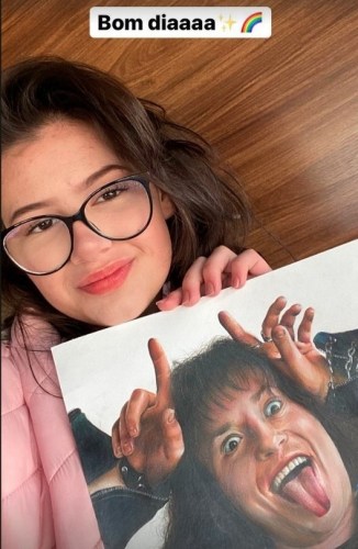 Aluna da rede estadual vai expor desenhos em Paris