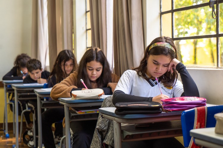 Primeira fase da OMAP foi a Prova Paraná, aplicada nos colégios estaduais em 26 e 27 de abril.