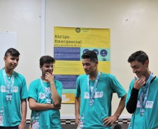 fotografia da equipe dos estudantes