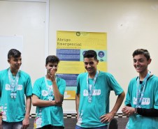 fotografia da equipe dos estudantes