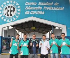 fotografia da equipe dos estudantes